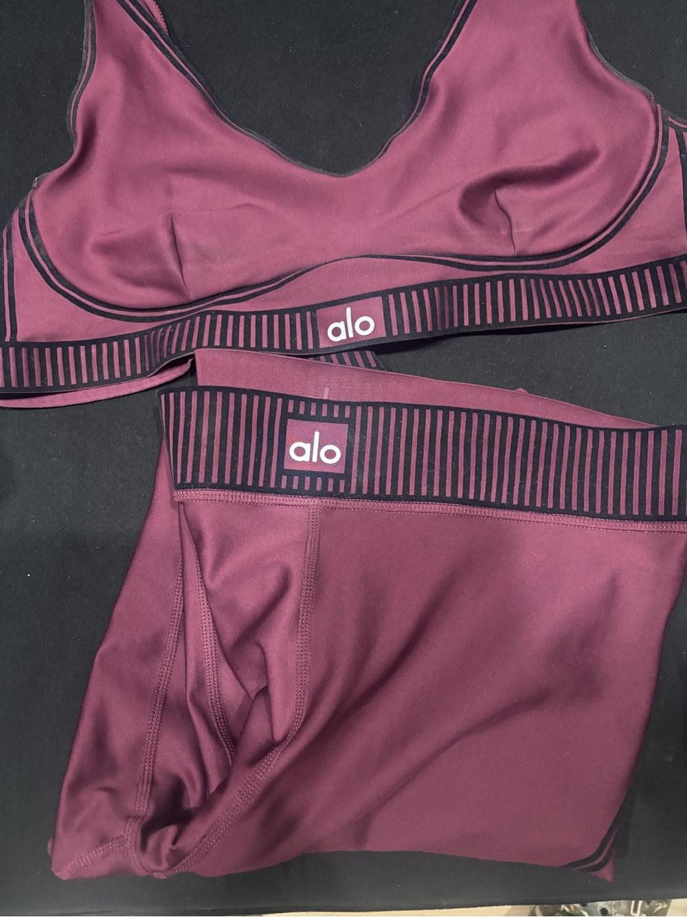 ALO Yoga Seamless Sports Bra & Leggings Set - Wine